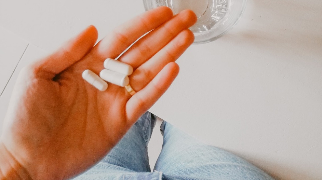 ΗΠΑ: Μητέρα καταδικάστηκε σε φυλάκιση 2 ετών επειδή βοήθησε την έφηβη κόρη της να κάνει φαρμακευτική άμβλωση