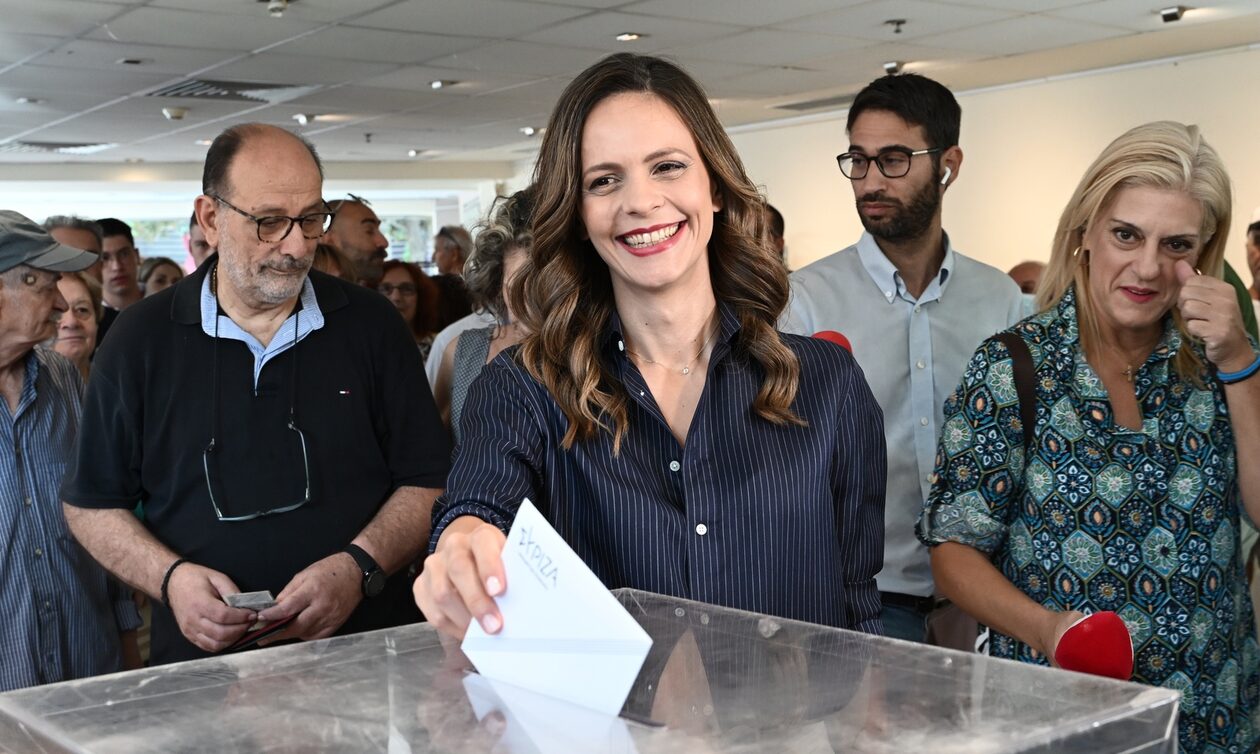 Εκλογές ΣΥΡΙΖΑ: Ψήφισε η Έφη Αχτσιόγλου – «Είμαστε εδώ για να ασκήσουμε ισχυρή και δομική αντιπολίτευση»