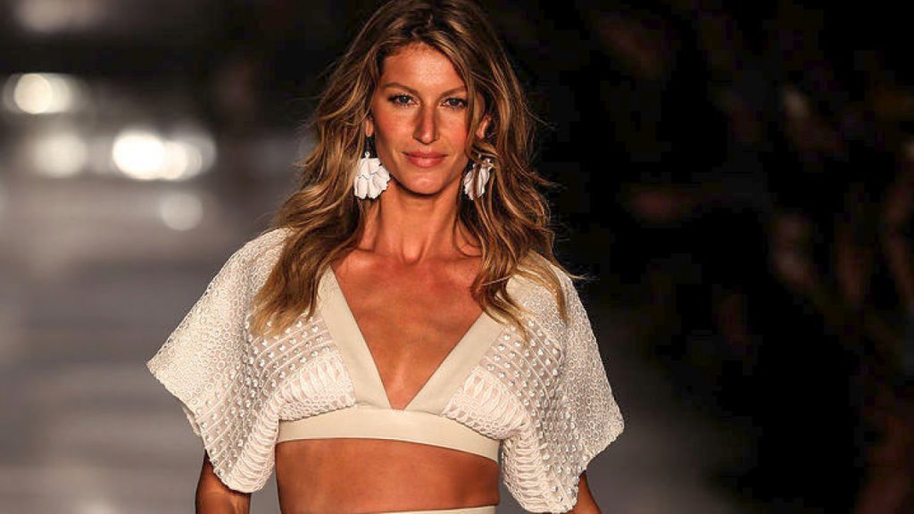 Ζιζέλ για τα πρώτα της βήματα στο μόντελινγκ: «Είχα σκεφτεί να πηδήξω από το παράθυρο»