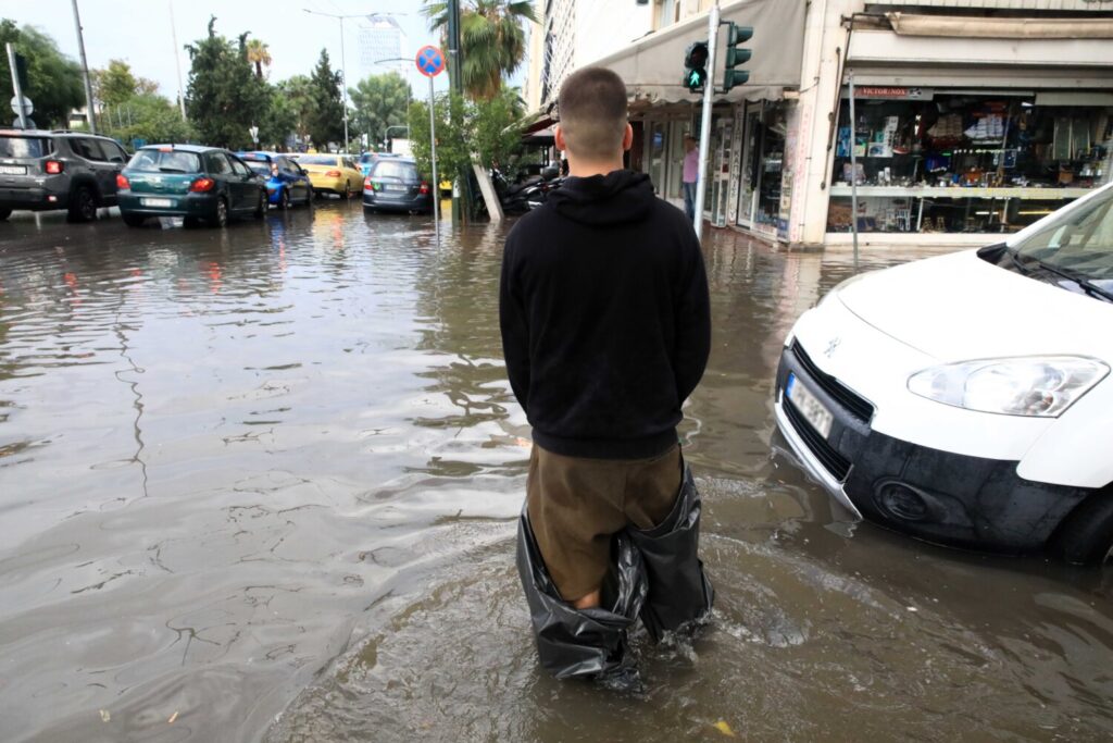 Κακοκαιρία: Καταιγίδες και χαλάζι μέχρι την Πέμπτη – Επικαιροποιήθηκε το έκτακτο δελτίο επικίνδυνων καιρικών φαινομένων