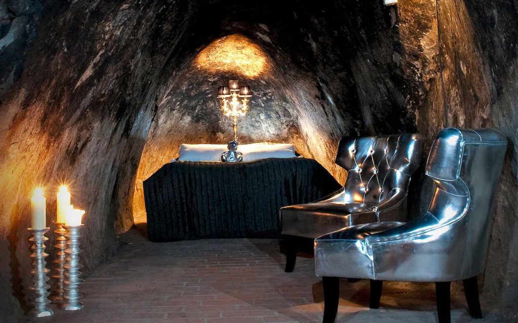 Αυτό είναι το πιο κλειστοφοβικό δωμάτιο ξενοδοχείου – Βρίσκεται 150 μέτρα κάτω από το έδαφος (φωτό)