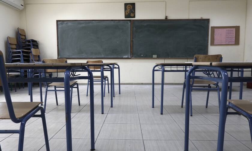 Άγριο επεισόδιο σε σχολείο στο Ηράκλειο – 17χρονος έβγαλε σουγιά και έσκισε τα ρούχα συμμαθήτριάς του