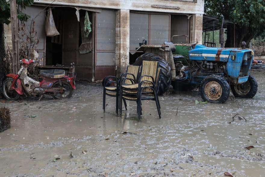 Κακοκαιρία Elias: Αποκαρδιωτικές εικόνες στην Καρδίτσα – Πλημμύρισαν δρόμοι και σπίτια