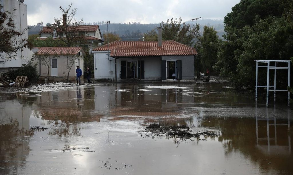 Κακοκαιρία Elias: Μήνυμα από το 112 στο Μαντούδι Ευβοίας – «Το νερό έχει φτάσει στο ένα μέτρο»