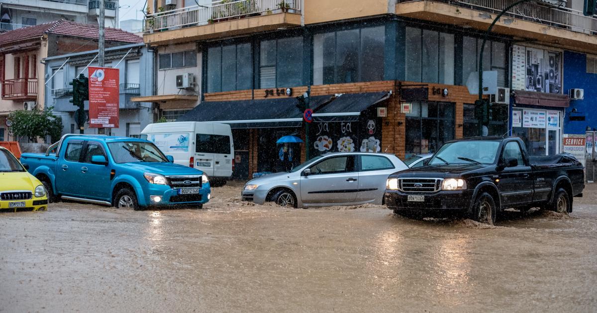 Η κακοκαιρία Elias «σαρώνει» τη Λάρισα: Χτύπησαν καμπάνες για εκκένωση στο χωριό Σωτήριο