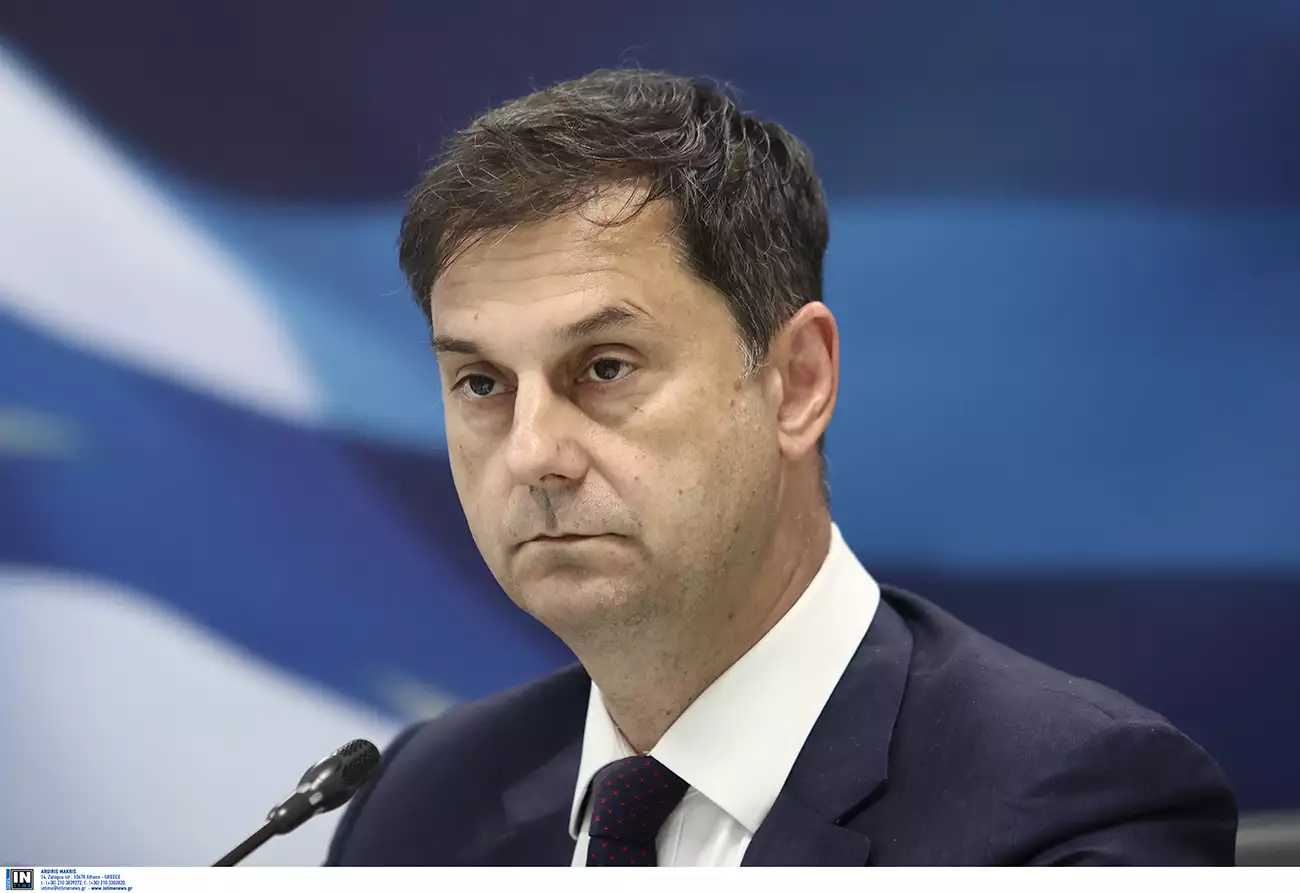 Επιδόματα τέλος για τους ελεύθερους επαγγελματίες – Τι δήλωσε ο Χ.Θεοχάρης