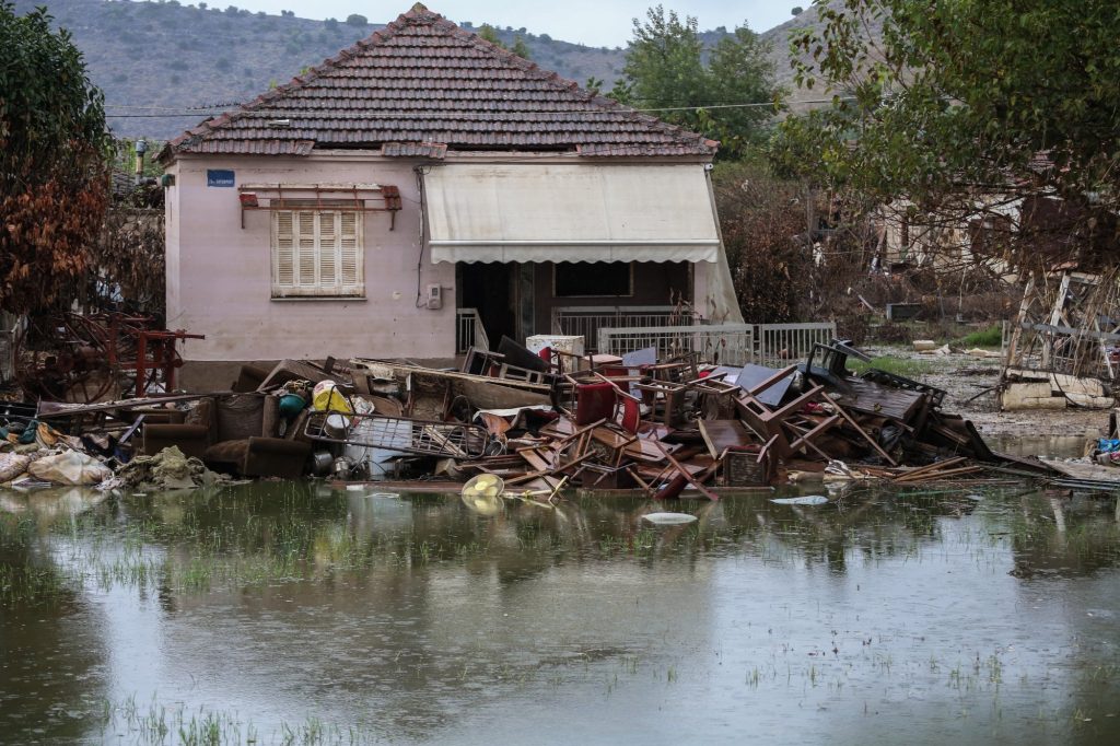 Κακοκαιρία: Απεγνωσμένοι οι κάτοικοι στην Εύβοια – Πλημμύρισαν σπίτια (φωτο-βίντεο)