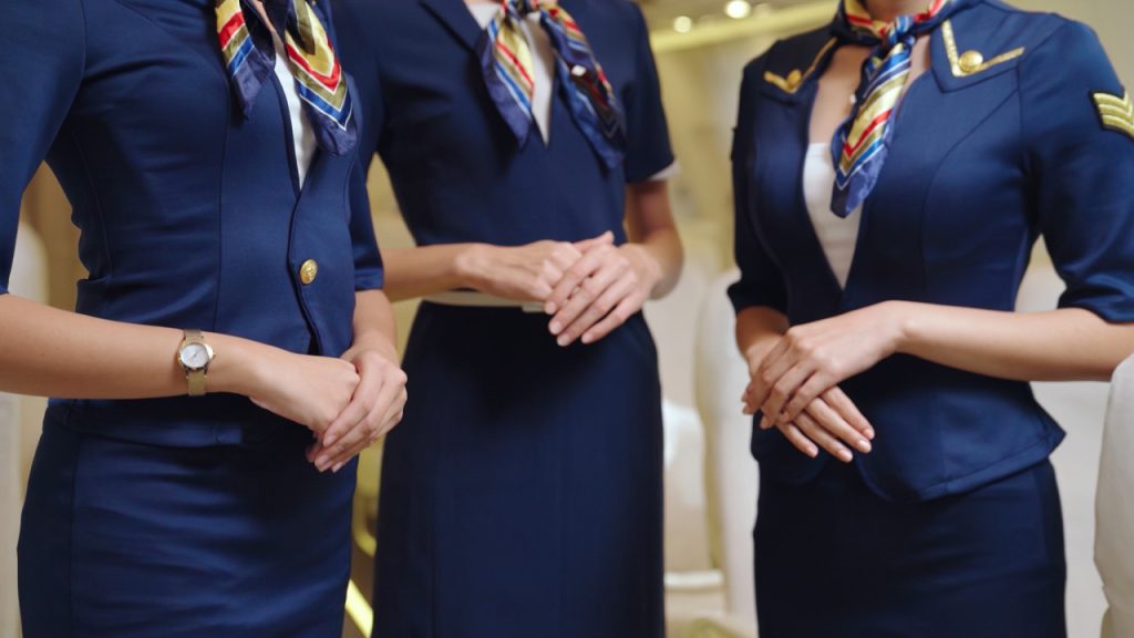 American Airlines: Αεροσυνοδός βρέθηκε νεκρή σε δωμάτιο ξενοδοχείου με μια κάλτσα στο στόμα