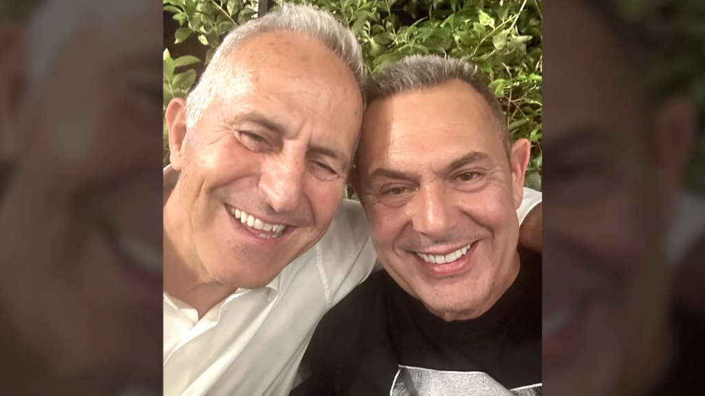 Η χαμογελαστή selfie του Π.Καμμένου με τον πρώην αρχηγό ΓΕΕΘΑ Ε.Αποστολάκη (φώτο)