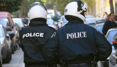 Καστοριά: Επιχείρηση της ΕΛ.ΑΣ. για υπόθεση απαγωγής παράνομων αλλοδαπών – Το οπλοστάσιο που «ξετρύπωσαν»