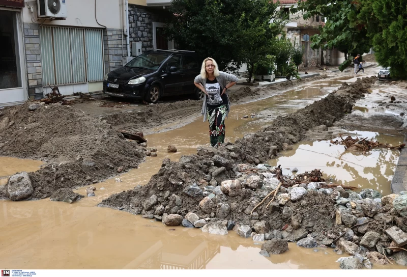 Βόλος: «Πνιγμένος» στη λάσπη μετά την κακοκαιρία Elias – Σημαντικές ζημιές και στο οδικό δίκτυο προς Πήλιο