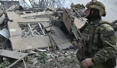 Οι Ρώσοι βομβαρδίζουν τους Ουκρανούς στην βιομηχανική ζώνη της Αβντίιβκα (βίντεο)