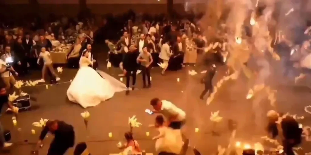 Σοκαριστικά πλάνα από την φονική πυρκαγιά που ξέσπασε σε γαμήλια τελετή στο Ιράκ – Τουλάχιστον 113 νεκροί