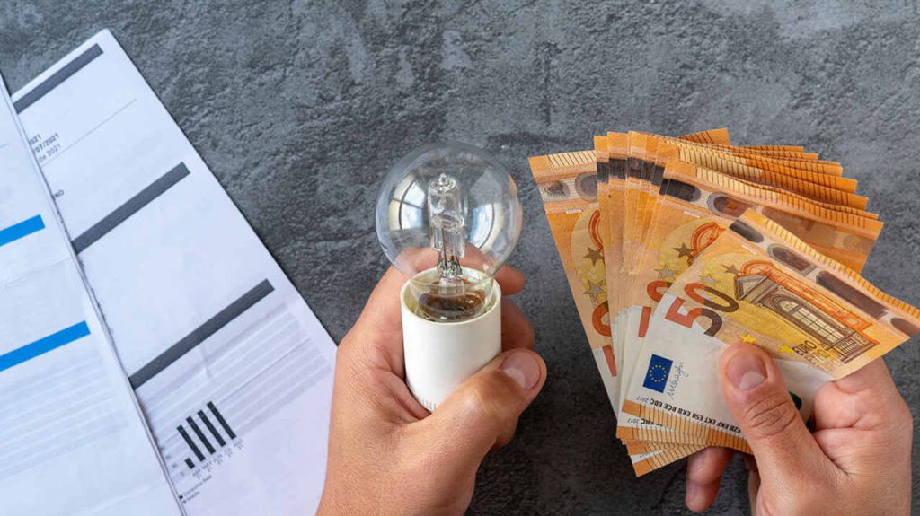 Επιδότηση ρεύματος: Δείτε τι ισχύει για τα οικιακά τιμολόγια τον Οκτώβριο