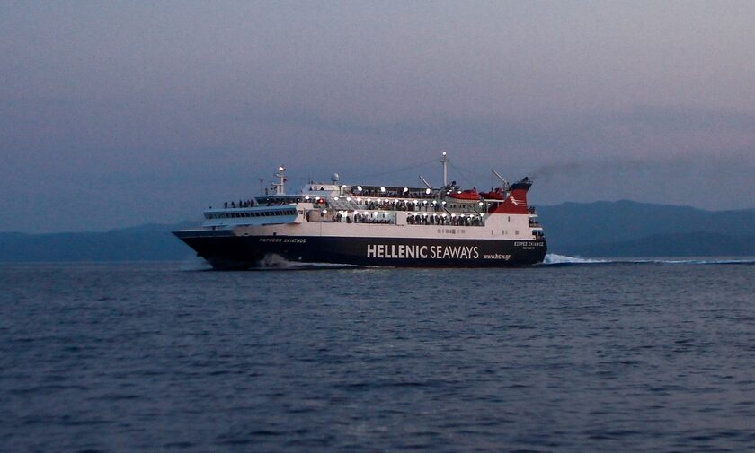 Πλοίο με 107 επιβάτες προσέκρουσε στο λιμάνι της Σκιάθου