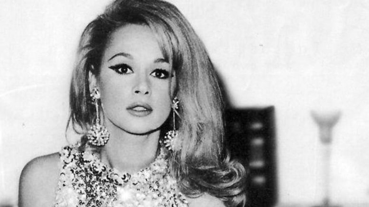 Σπάνιο υλικό από το 1993: Η Αλίκη Βουγιουκλάκη ποζάρει μαζί με την μητέρα της (φώτο)