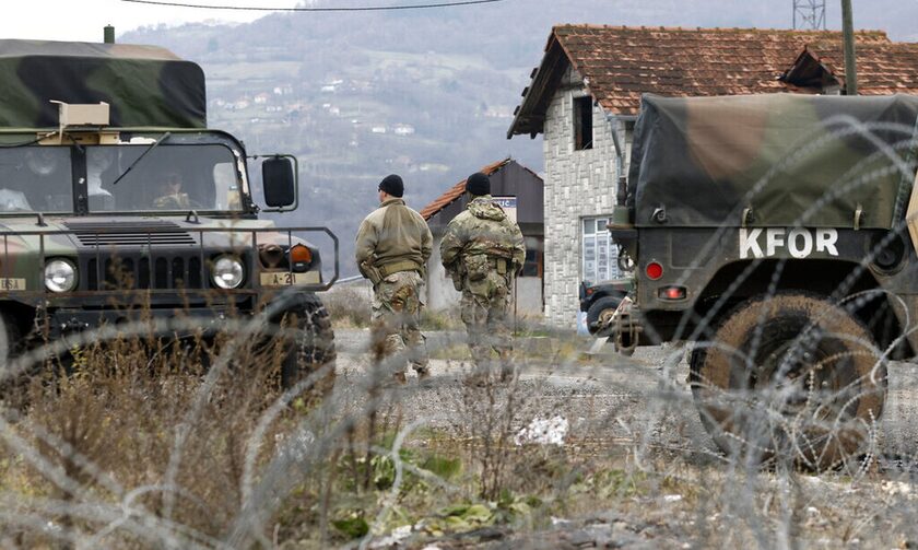 Κόσοβο: Με 600 Βρετανούς στρατιωτικούς ενισχύει την παρουσία του το NATO