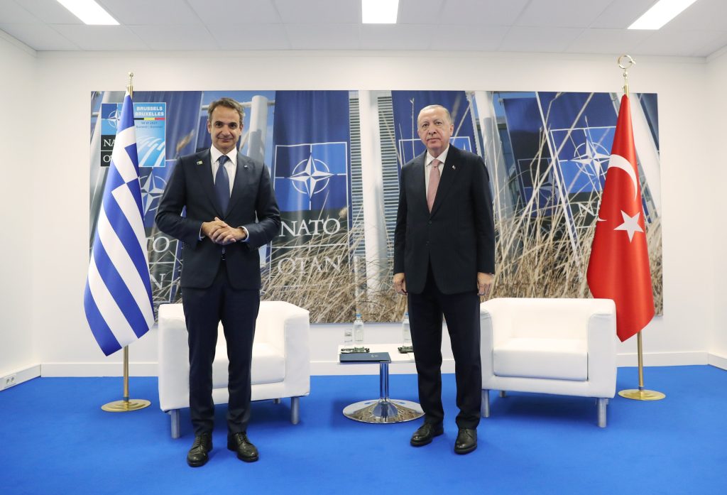 Yeni Safak: «Η Ελλάδα σταματά να εξοπλίζει τα νησιά του Αιγαίου κατόπιν συμφωνίας με την Άγκυρα»!