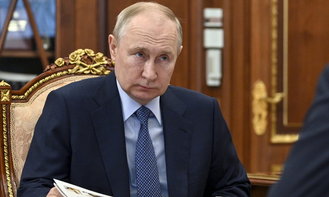 «Kommersant»: «Ο Β.Πούτιν ίσως ανακοινώσει την υποψηφιότητά του στις προεδρικές εκλογές του Μαρτίου 2024»