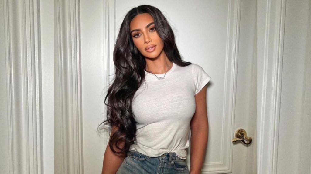Κιμ Καρντάσιαν: Πόζαρε με μικροσκοπικό σουτιέν αξίας 17.200 ευρώ και «κόλασε» το Ιnstagram (φωτο)
