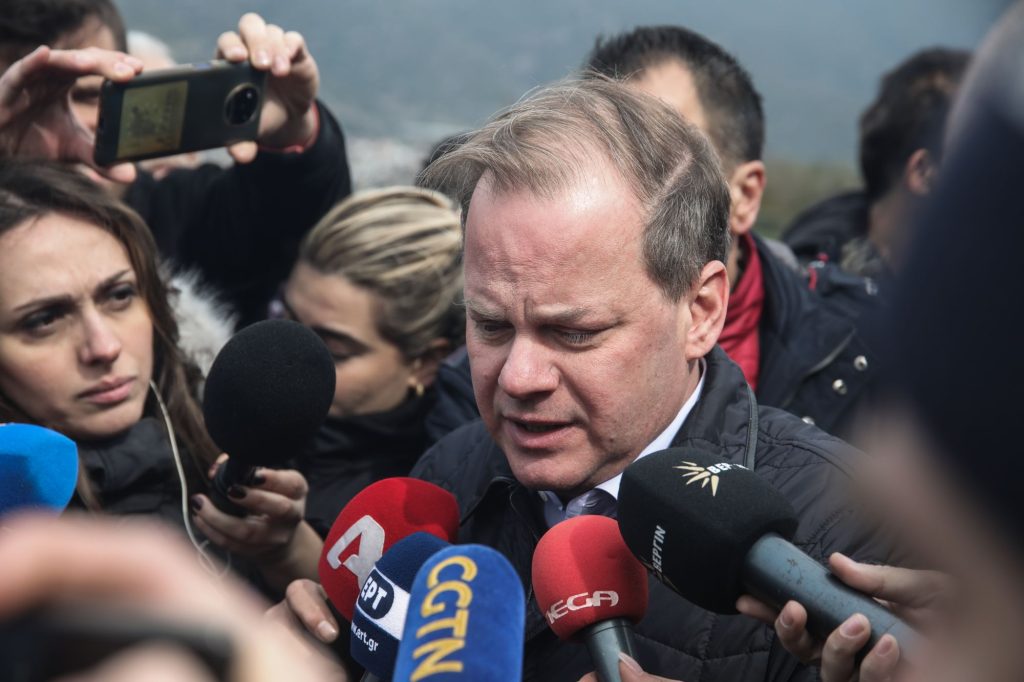 Οργή από αδελφό θύματος των Τεμπών κατά Κ.Καραμανλή: «Δεν ντρέπεσαι καθόλου;»