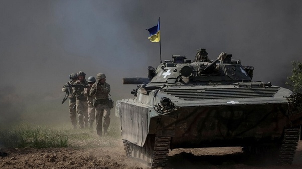 Βίντεο: Σε «νεκροταφείο» ουκρανικού στρατιωτικού εξοπλισμού έχει μετατραπεί το Ραμποτίνο