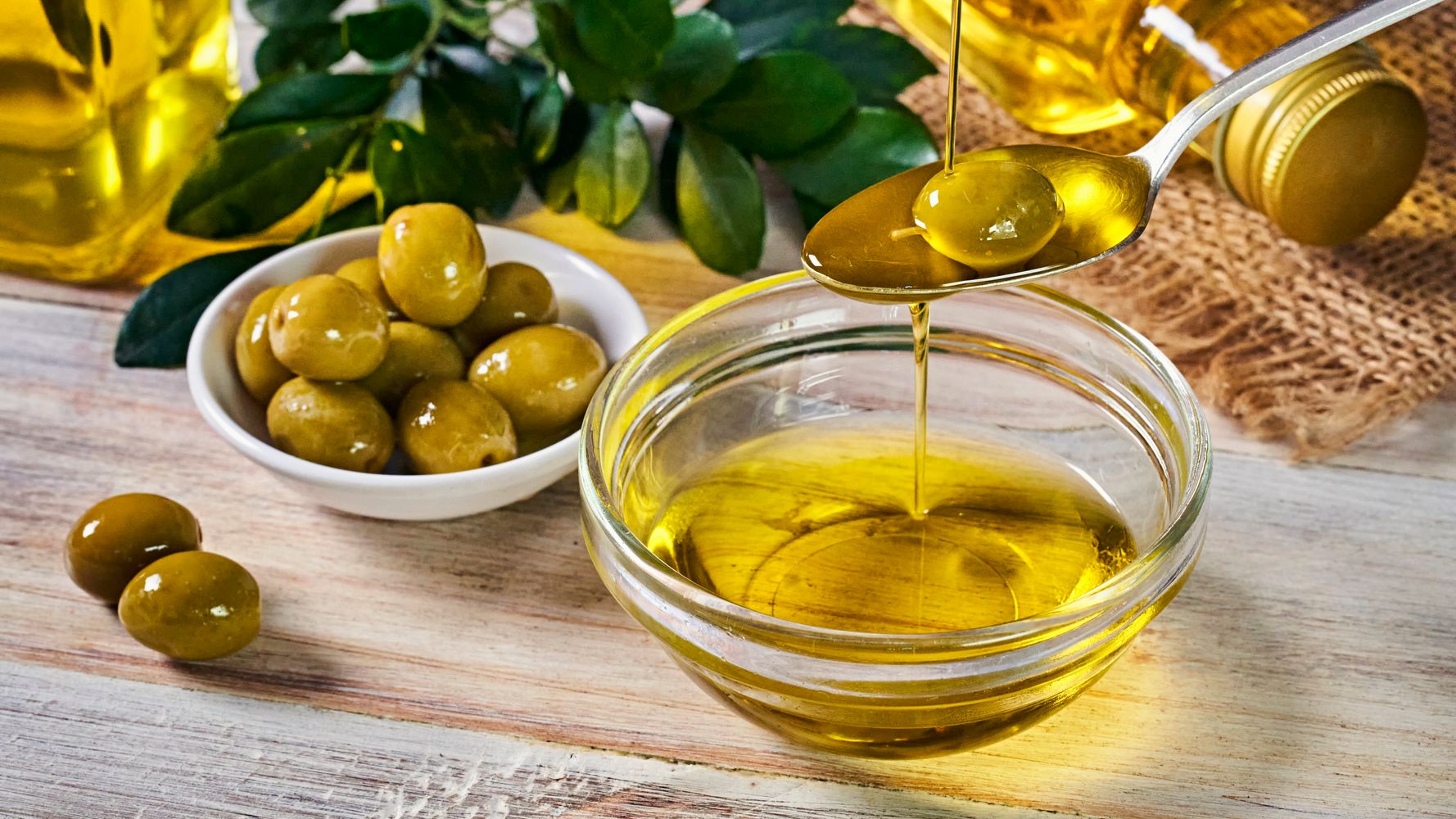 Στα 15€ το λίτρο θα φτάσει το ελαιόλαδο: Οι παραγωγοί βάζουν μικροτσίπ στον ελαιόκαρπο ή στα σακιά