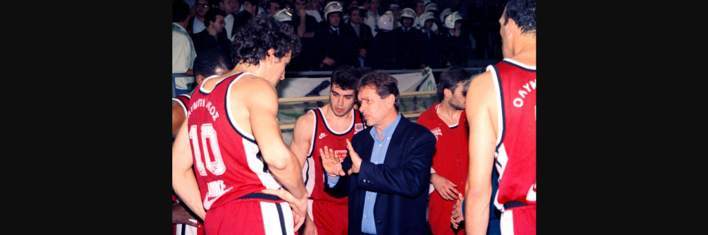 Ο Γ.Σιγάλας εξηγεί το παρασκήνιο της ιστορίας με το μπουκάλι που του είχε πετάξει ο Γ.Ιωαννίδης (βίντεο)