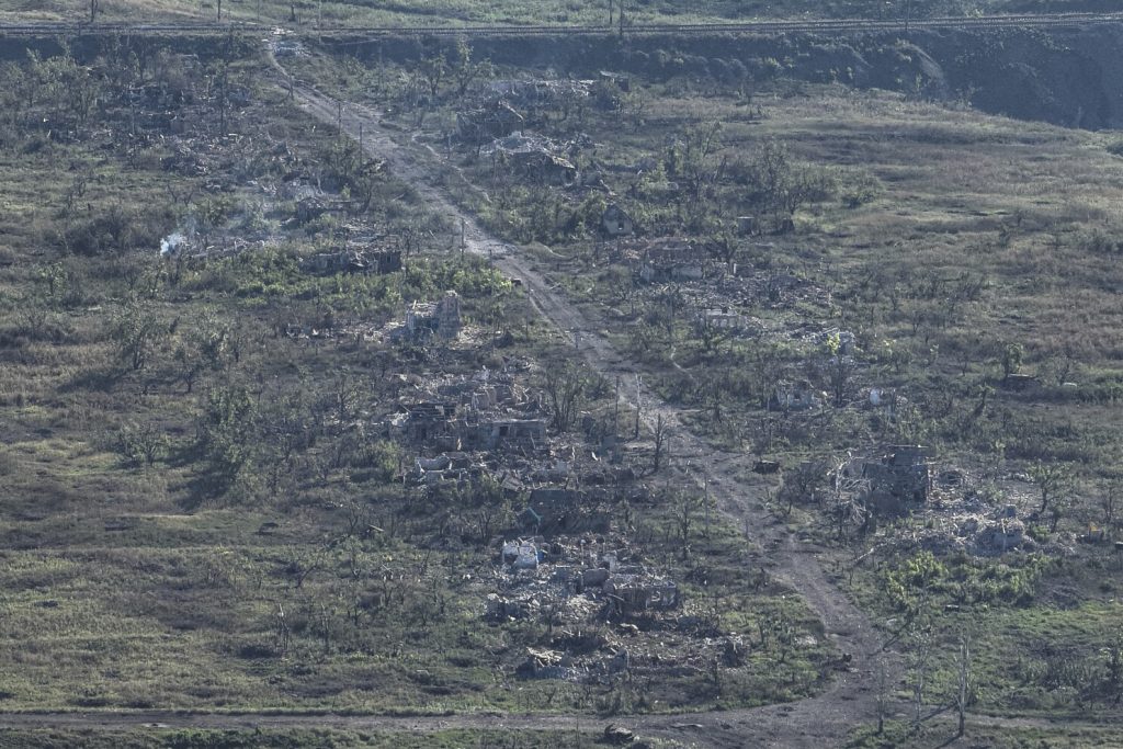 Πλήρης η καταστροφή της Αντρίιβκα στο Μπάκχμουτ: Δεν έχει μείνει τίποτε όρθιο (βίντεο)