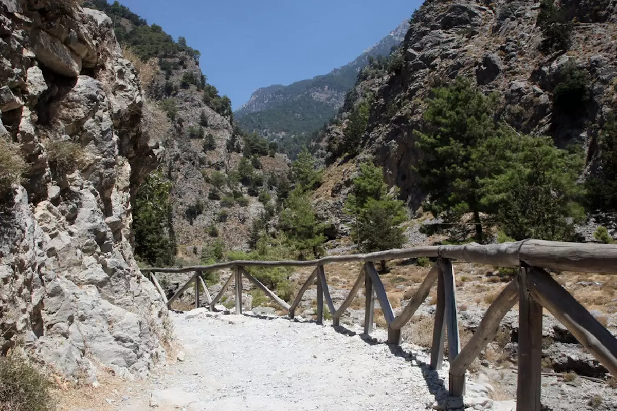 Κρήτη: 30χρονος τουρίστας τραυματίστηκε στο Φαράγγι της Σαμαριάς – «Σηκώθηκε» ελικόπτερο της Πολεμικής Αεροπορίας