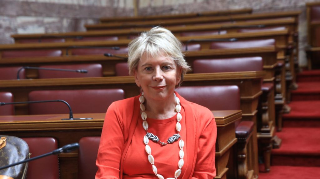 E.Ακρίτα σε Σ.Κασσελάκη: «Το ζητούμενο δεν είναι η αναπαραγωγή του DNA μας»