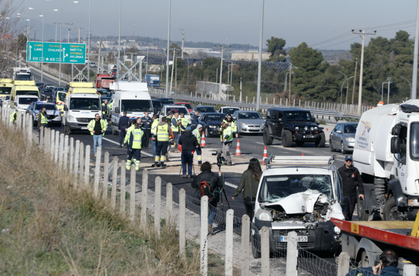 Νέα καραμπόλα τριών αυτοκινήτων στην Αττική Οδό – Δύο τροχαία στο ίδιο σημείο μέσα σε μια μέρα