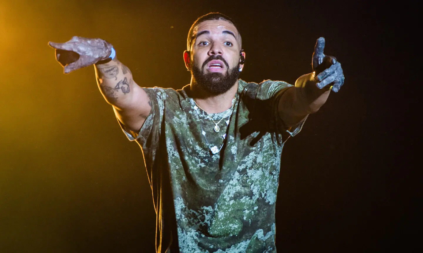 Drake: Αποσύρεται προσωρινά ο ράπερ – Επικαλέστηκε προβλήματα που αντιμετωπίζει με το στομάχι του