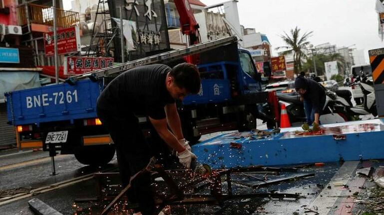 Κίνα: Σε επιφυλακή για τον τυφώνα Κόινου – Προειδοποίηση για μεγάλα κύματα, βροχοπτώσεις και ισχυρούς ανέμους