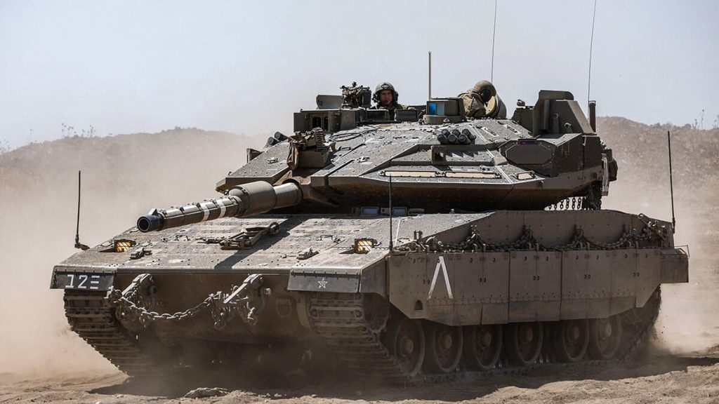 Με άρματα προσπαθούν να ανακαταλάβουν οι Ισραηλινοί οικισμούς κοντά στην Γάζα – Η επίθεση με ανεμόπτερα της Χαμάς