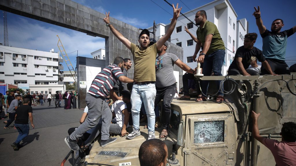 Τουλάχιστον πέντε Γερμανοί μεταξύ των αιχμαλώτων της Χαμάς – Ανάμεσά τους μια 22χρονη που αναγνωρίστηκε από τη μητέρα της