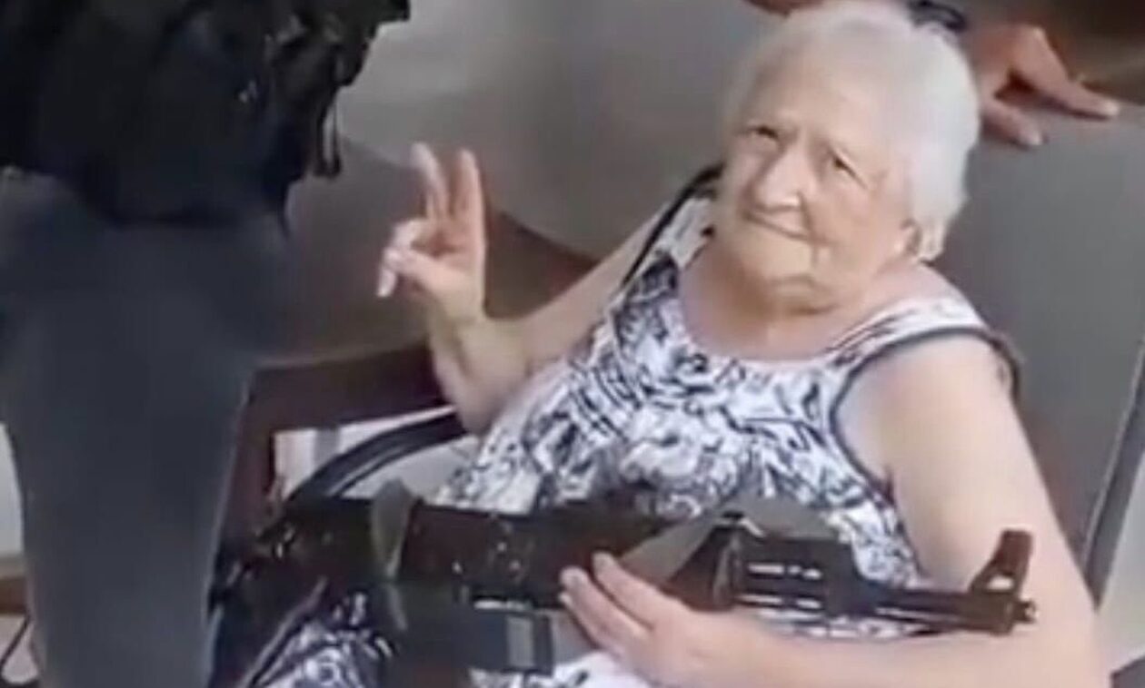 Πόλεμος στο Ισραήλ: Η Χαμάς πήρε όμηρο επιζήσασα του ολοκαυτώματος και δημοσίευσε φωτογραφίες