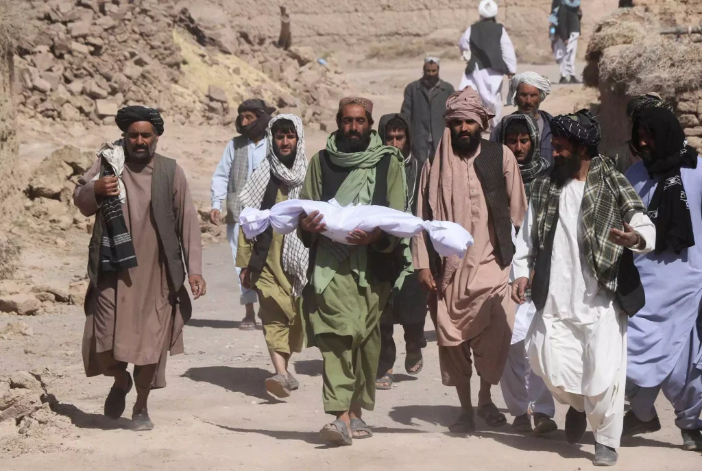 Αφγανιστάν: Πάνω από 2.400 οι νεκροί από τον καταστροφικό σεισμό των 6,3 Ρίχτερ