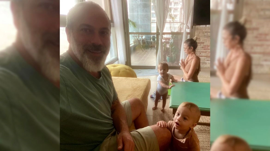 Έλληνας δημοσιογράφος που ζει στο Ισραήλ: «Μας χτυπούσαν 10 λεπτά την πόρτα του σπιτιού»