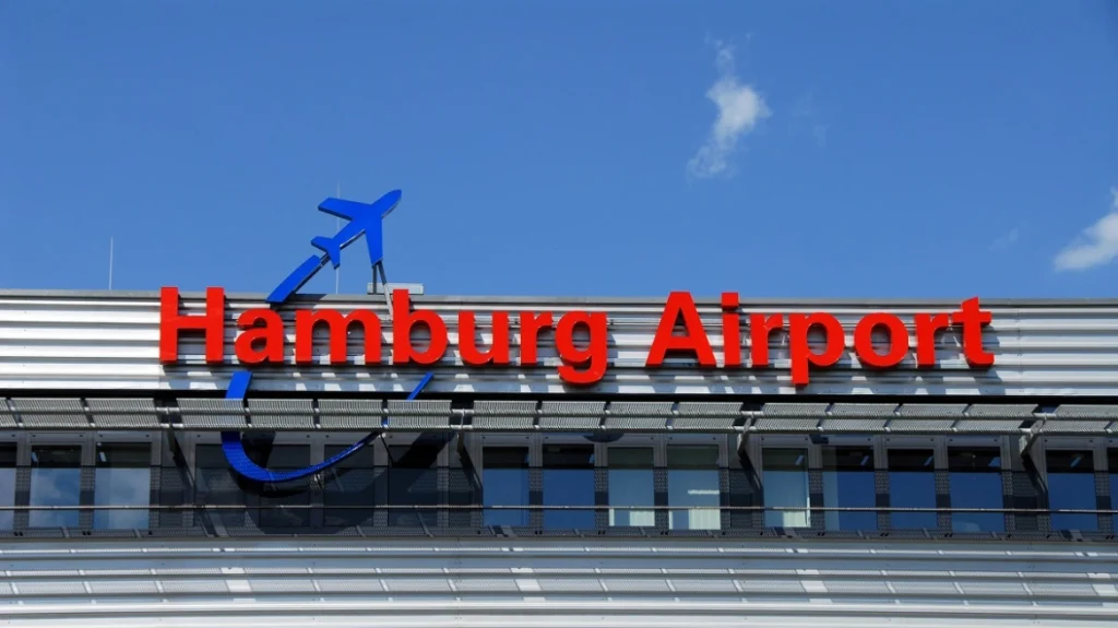 Επαναλειτουργεί το αεροδρόμιο του Αμβούργου – Είχε σημάνει συναγερμός για επίθεση σε αεροπλάνο από το Ιράν (upd)