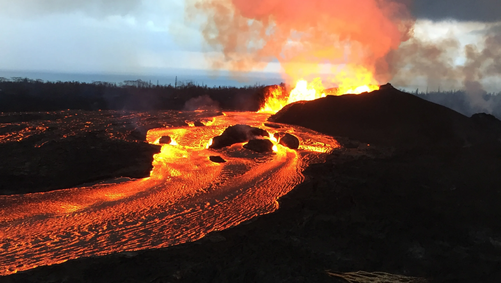 Ανησυχία στη Χαβάη για το ηφαίστειο Kilauea – Πάνω από 320 οι σεισμικές δονήσεις σε μία ημέρα