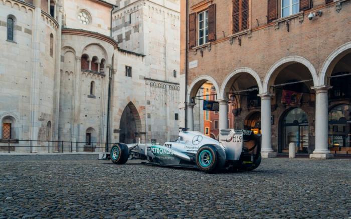 Λούις Χάμιλτον: Βγαίνει σε δημοπρασία η πρώτη Mercedes του πρωταθλητή της F1