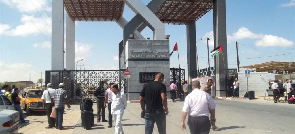 Το Ισραήλ προειδοποίησε την Αίγυπτο ότι θα βομβαρδίσει οποιοδήποτε φορτηγό μεταφέρει βοήθεια προς τη Γάζα