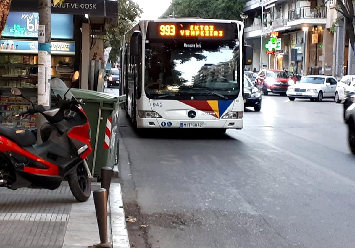 Πληθαίνουν οι καταγγελίες για τα λεωφορεία: Οδηγούν με ανοιχτές πόρτες εν κινήσει