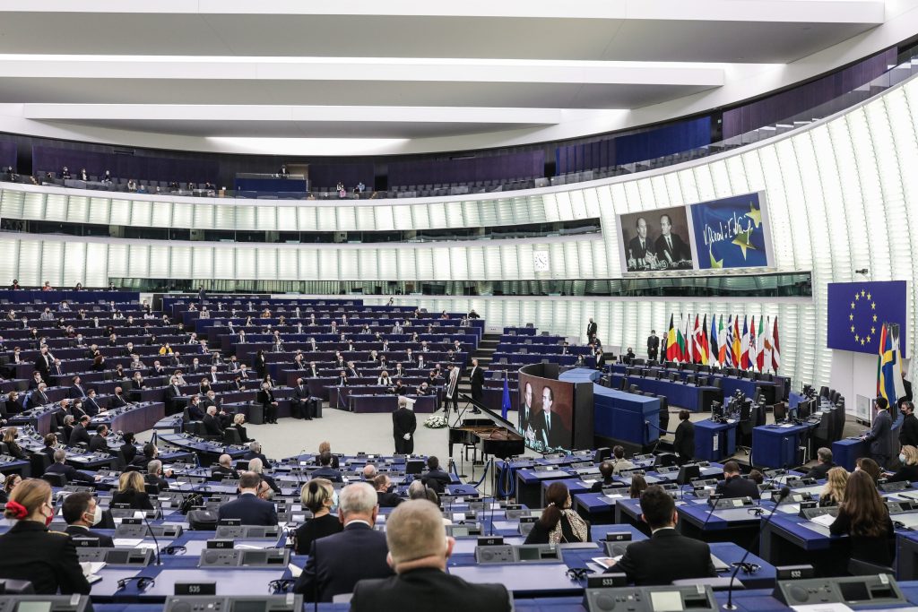 Ισραήλ: Φόρος τιμής στα θύματα από το Ευρωπαϊκό Κοινοβούλιο (βίντεο)