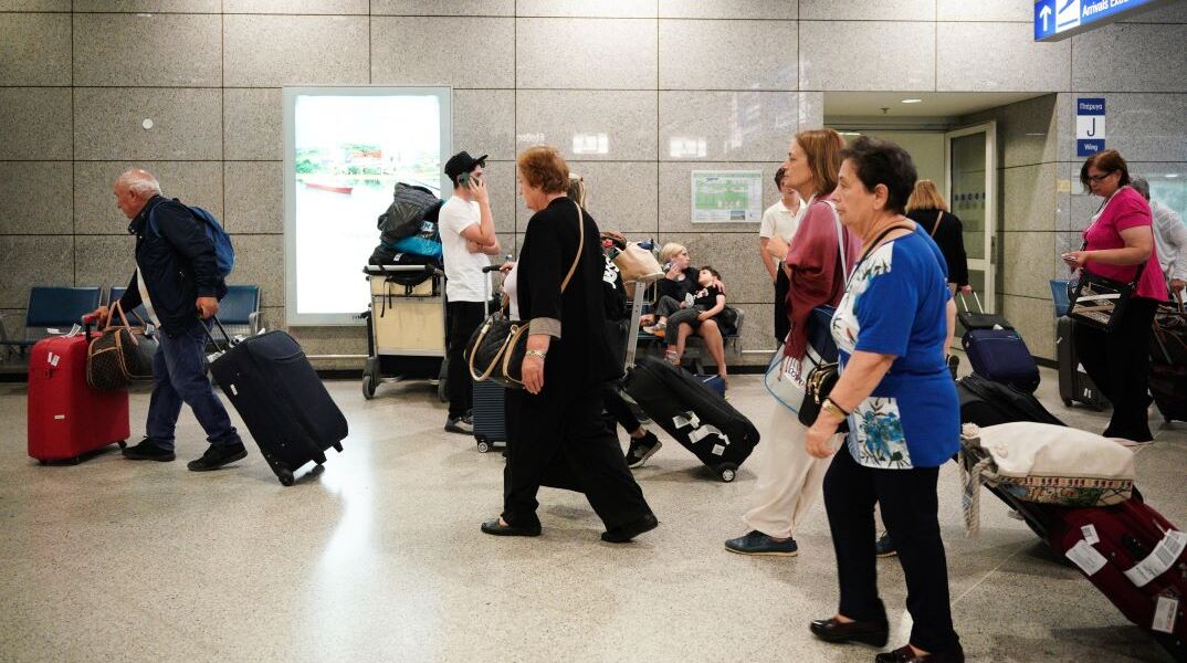 Ισραήλ: Επαναπατρίστηκαν ακόμα 90 Έλληνες – «Ακούγαμε σειρήνες και μπαίναμε στα καταφύγια»