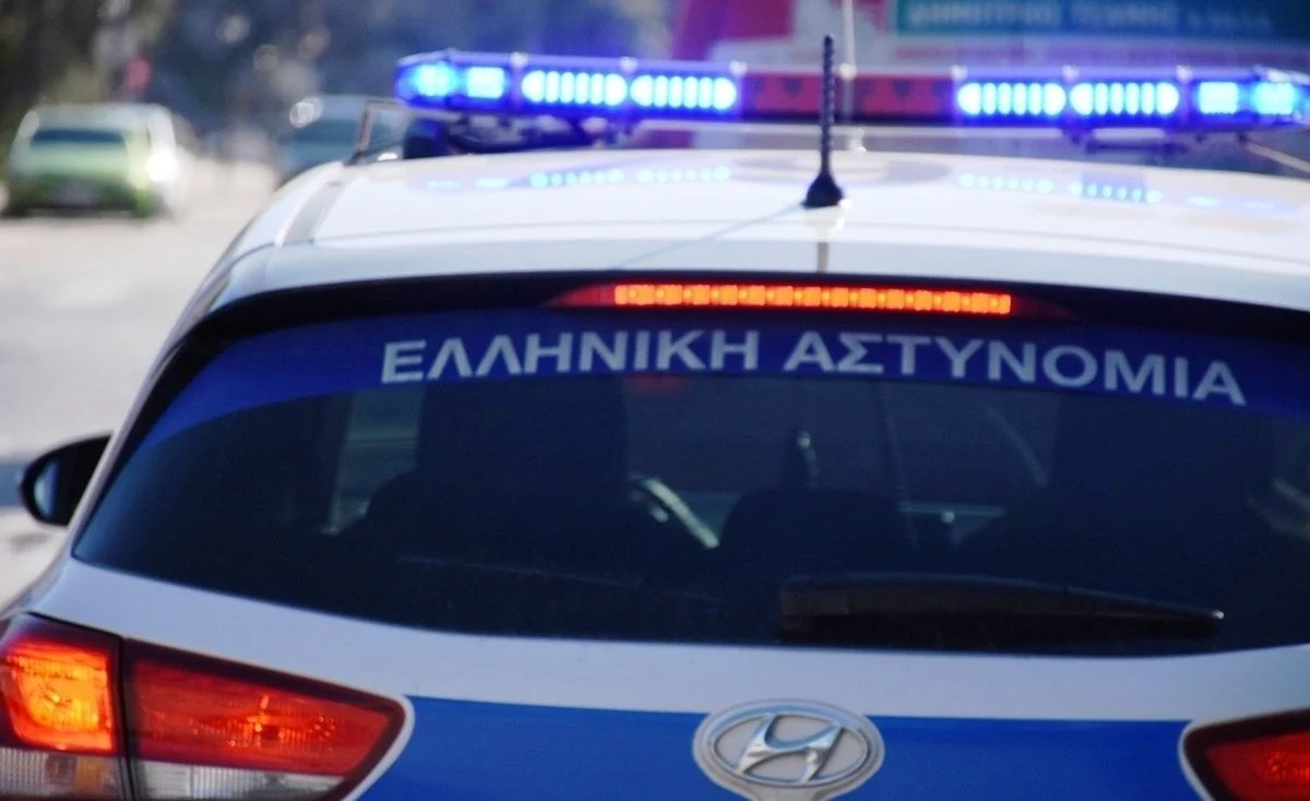 Κηφισιά: Θύμα ληστείας 72χρονη μέσα στο σπίτι της – Την απείλησαν με όπλο και την έδεσαν με χειροπέδες στο μπάνιο
