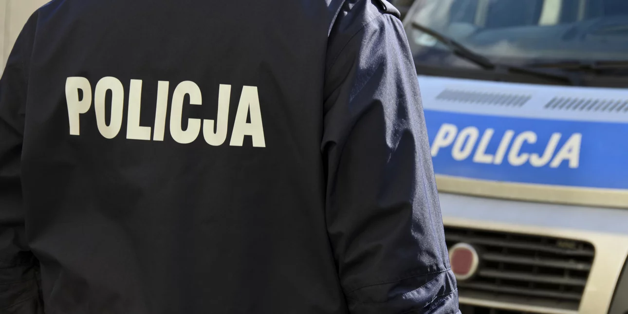 Πολωνία: Παραδόθηκε ο άντρας που απειλούσε να πυροδοτήσει βόμβα σε πλατεία της Βαρσοβίας (upd)