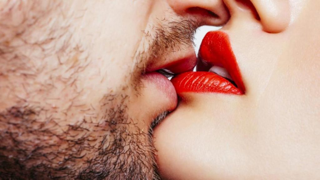 Δείτε ποια είναι τα είκοσι πράγματα που δεν γνωρίζατε για το φιλί