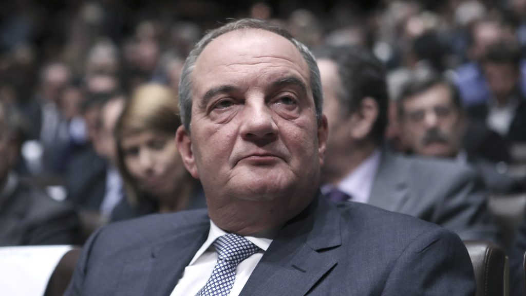 Αυτοδιοικητικές εκλογές: Ψήφισε στην Θεσσαλονίκη ο πρώην πρωθυπουργός Κ.Καραμανλής